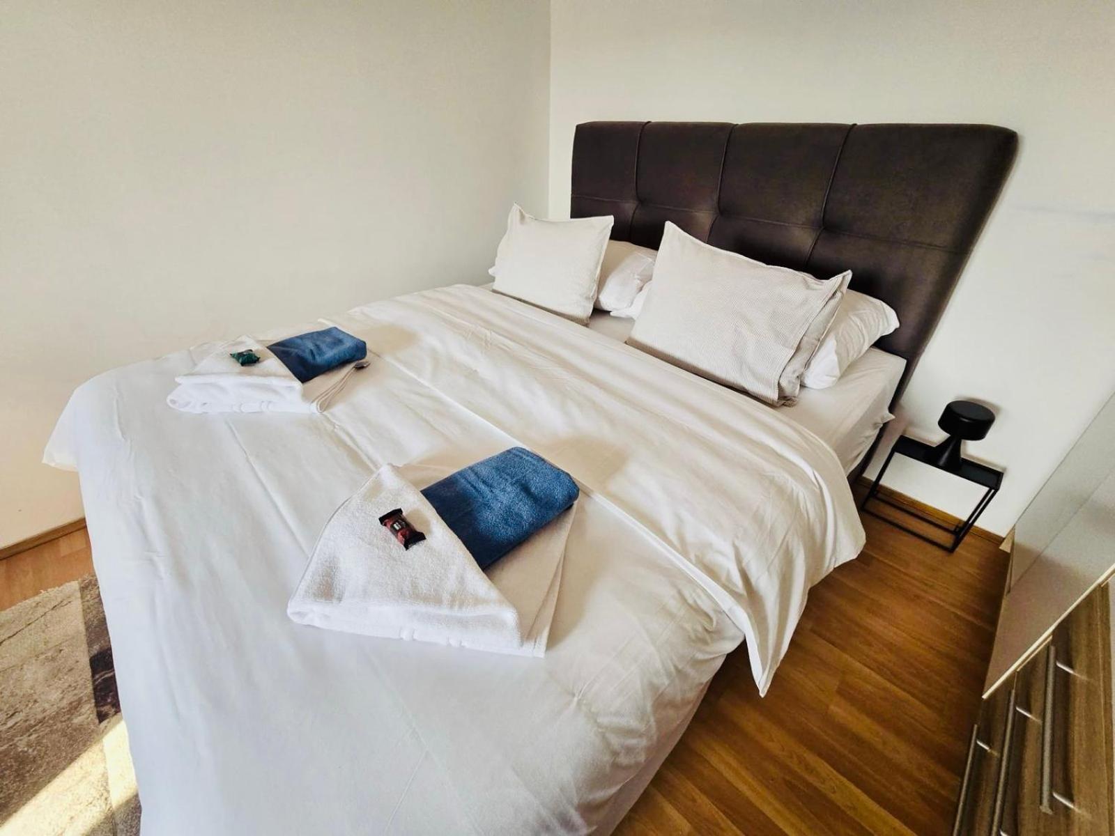 Fly By Suite - Zagreb Airport - 0-24H Self Check In&Out - Parking On Site Velika Gorica Exterior photo